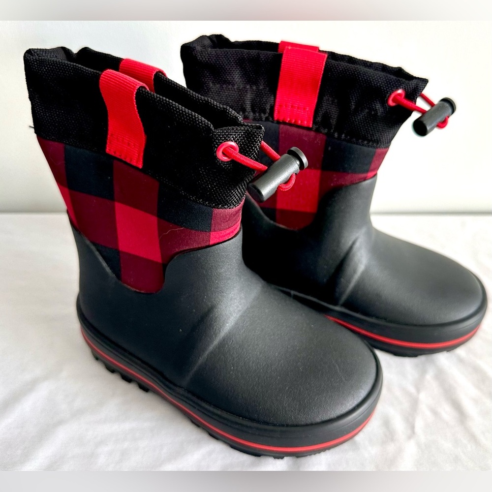 Cat & Jack Kids Rain Boots – Size 8 – Red & Black Buffalo Plaid – Adjustable